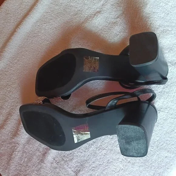Berness Black Rhinestone Strap Chunky Heel Sandals Women’s Size 11 New in Box - Picture 6 of 6